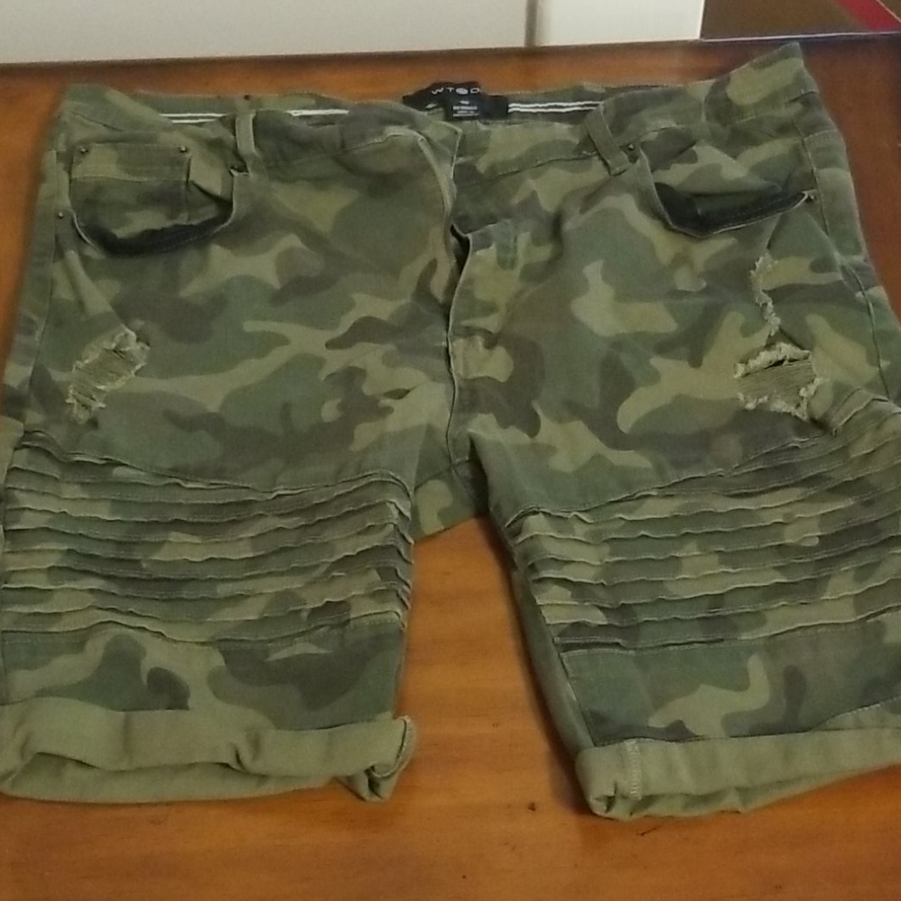 Men's Camo shorts